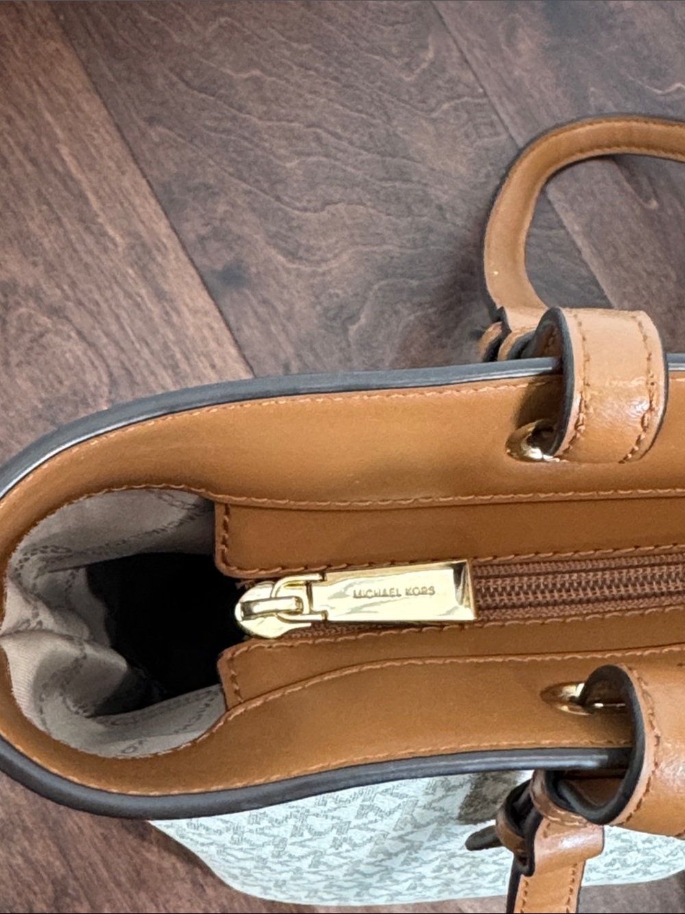 Michael Kors Leather Shoulder Bag Purse Monogram Cream & Cognac Classic Style - Picture 16 of 16